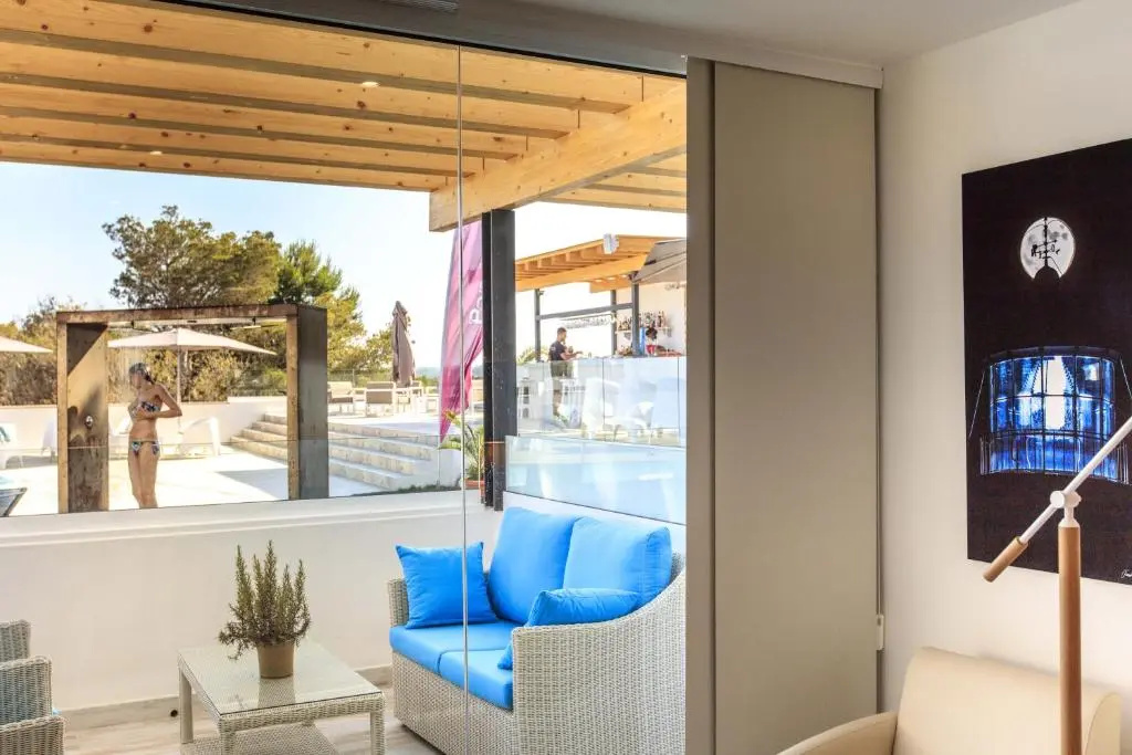 Balcony & Terrace