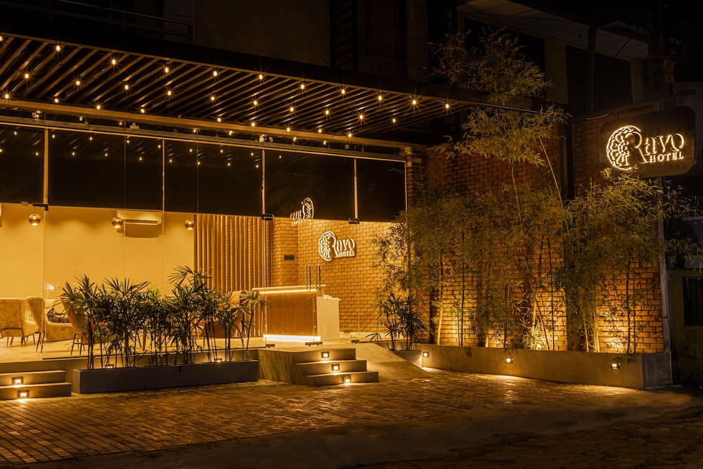 Ravo Hotel