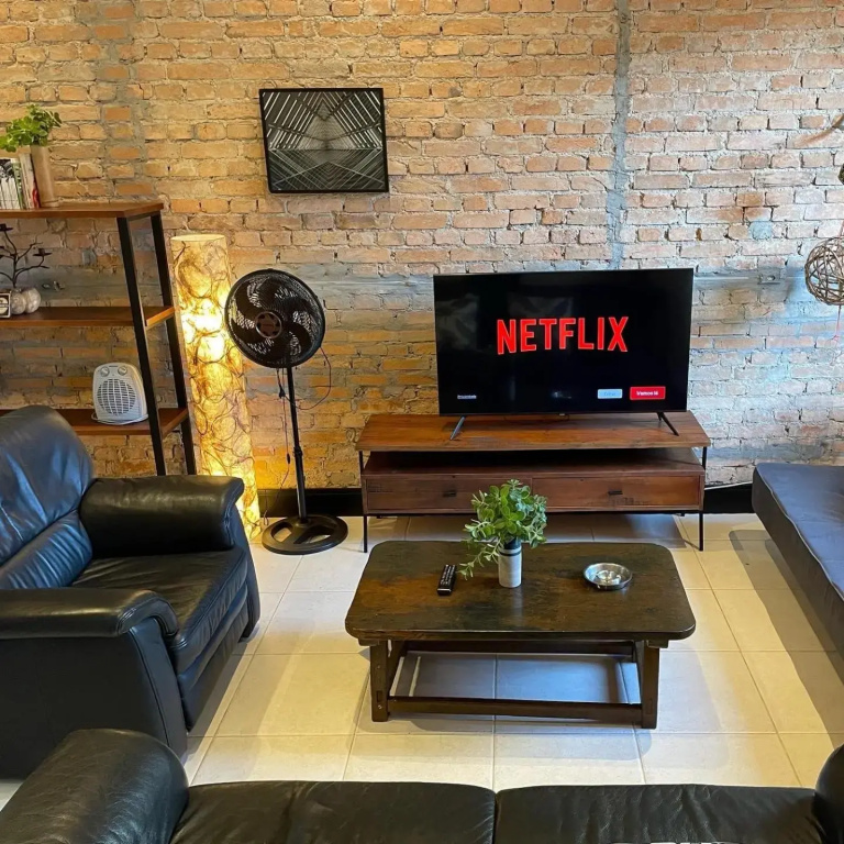Casa inteira wifi 300MB vila privada 6 hóspedes