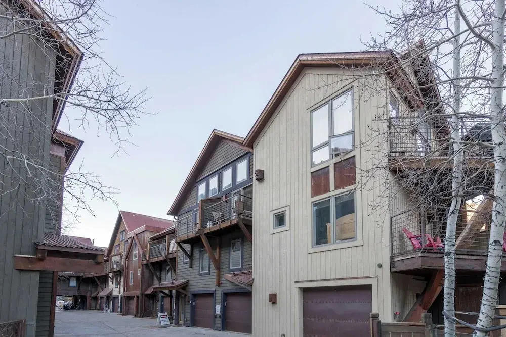 Double Diamond 23 by Avantstay Close to Town & The Slopes!