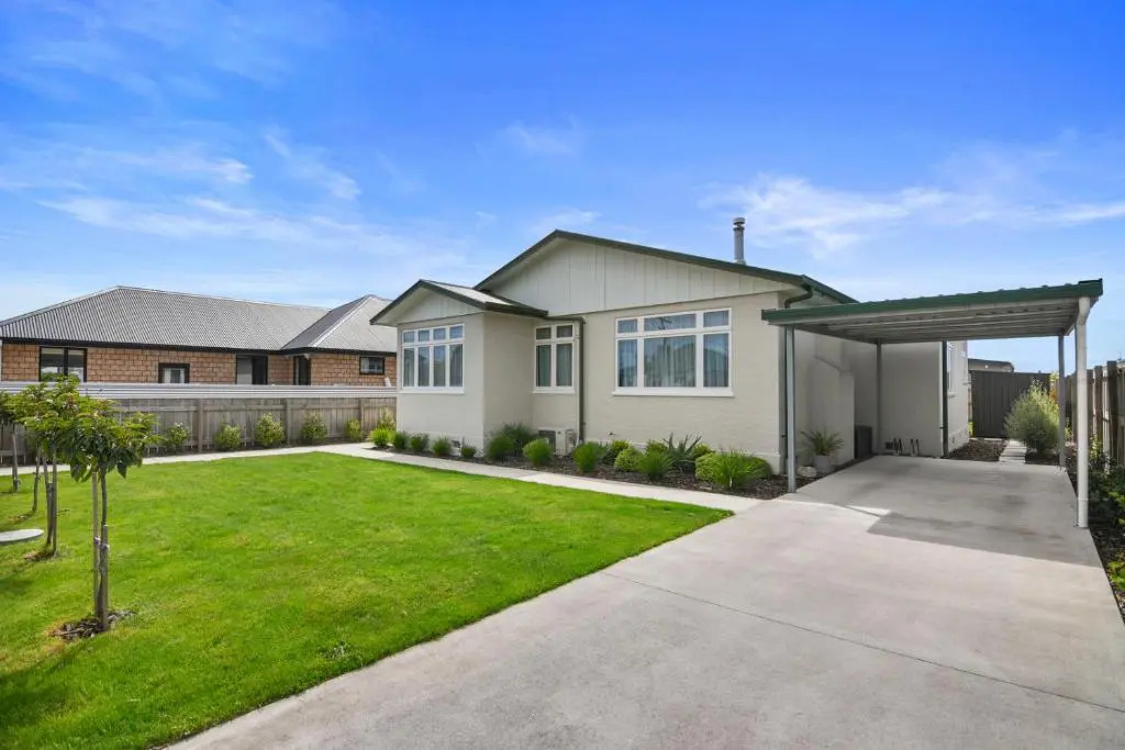 Bliss on Barratt - Blenheim Holiday Home