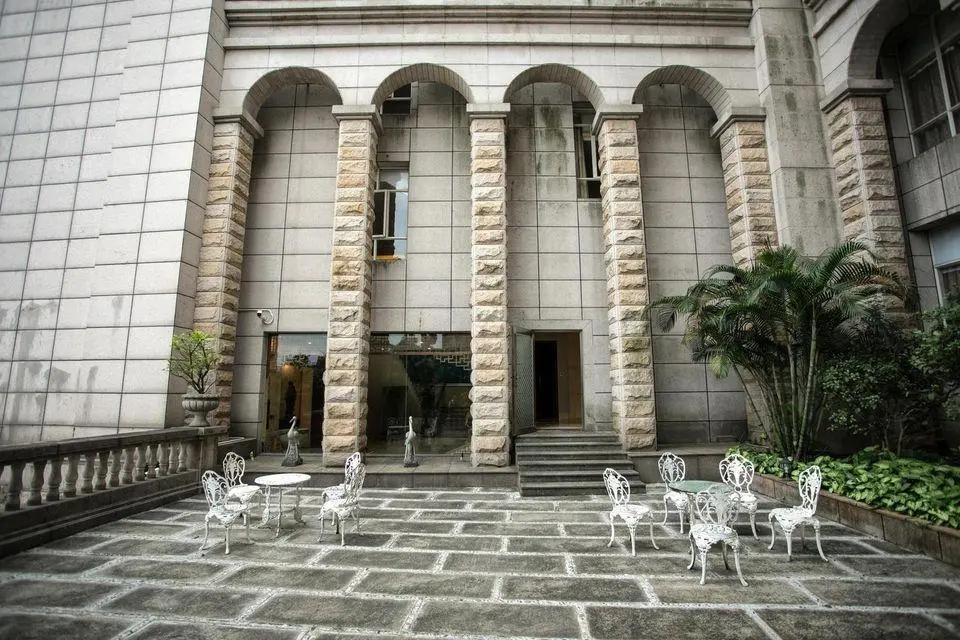 Yangjiang Tianbao Business Hotel