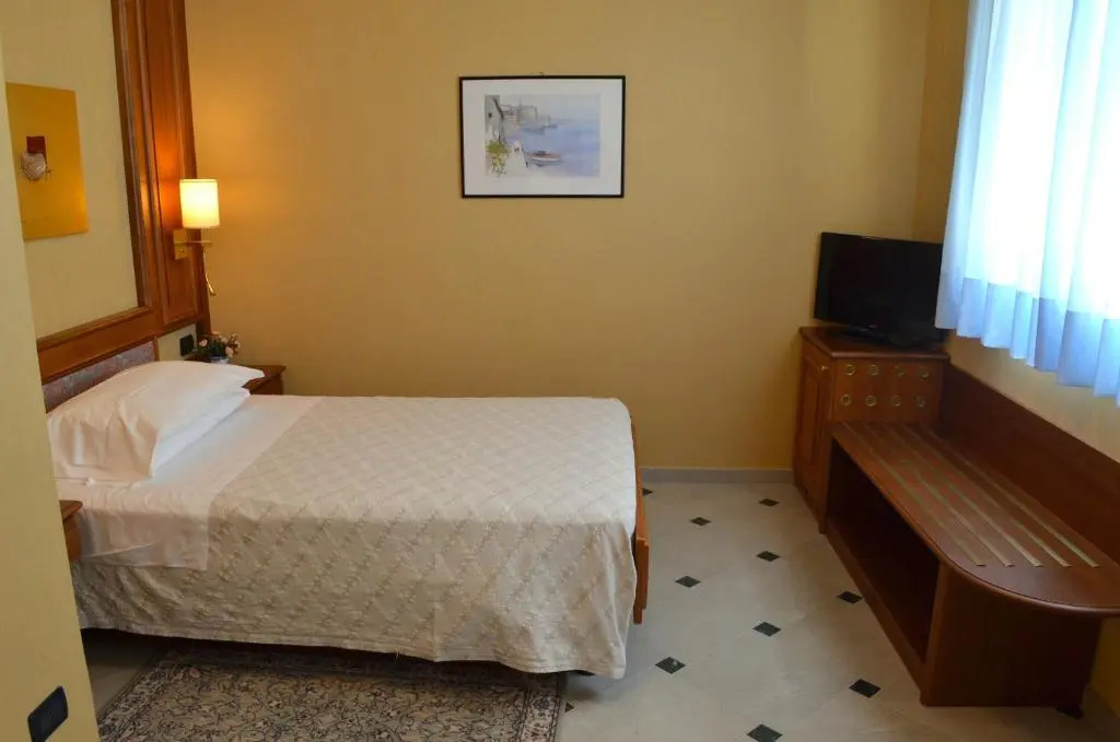 Hotel Bellevue Et Mediterranee - Chambres