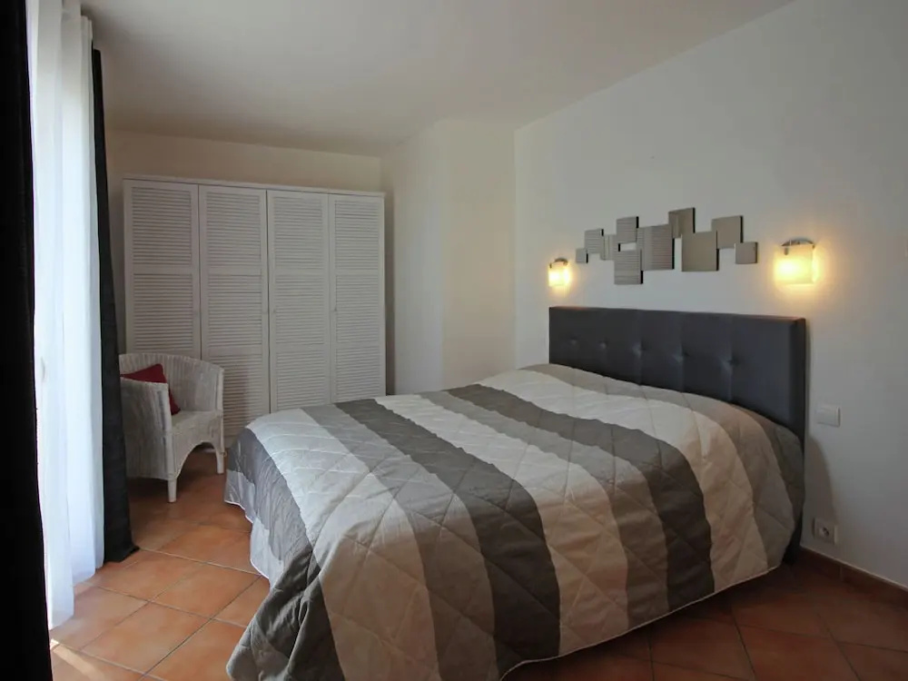 Voir la photo 2 — Spacious, Luxury Villa With Private Pool and Billiard Room, Near Idyllic Village
