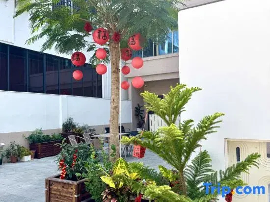 Dayueting Homestay (Dongfang Wanda Plaza Railway Station)
