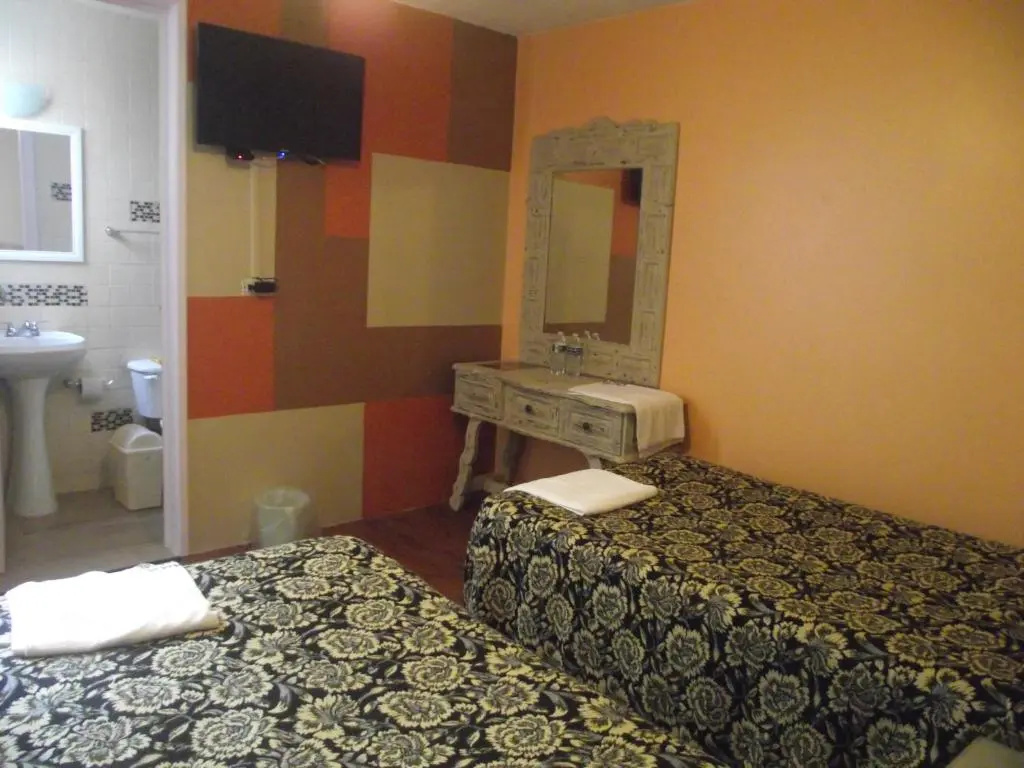 Economy Double room (twin beds)
