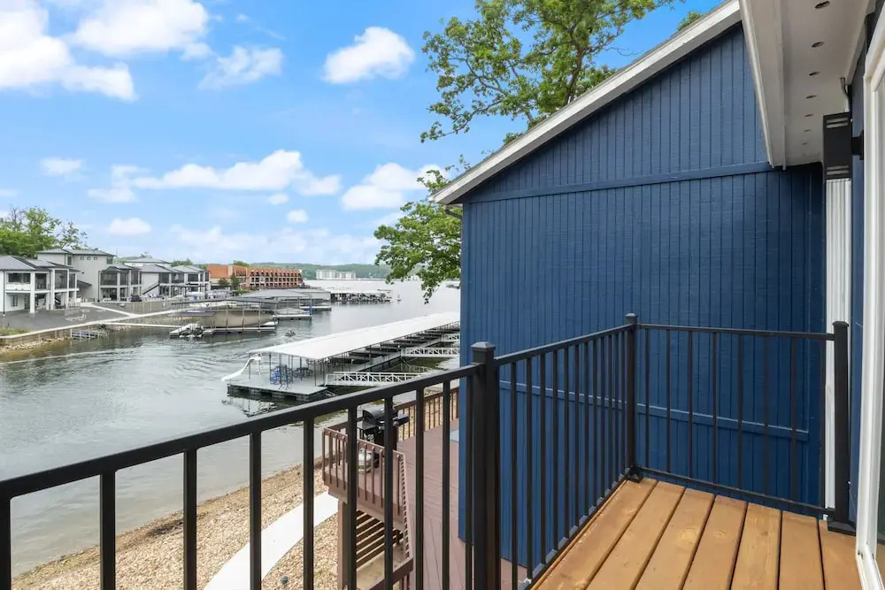 Our Cove Retreat - Perfect for Wave-free Swimming, Tanning & Prime Location Fun!