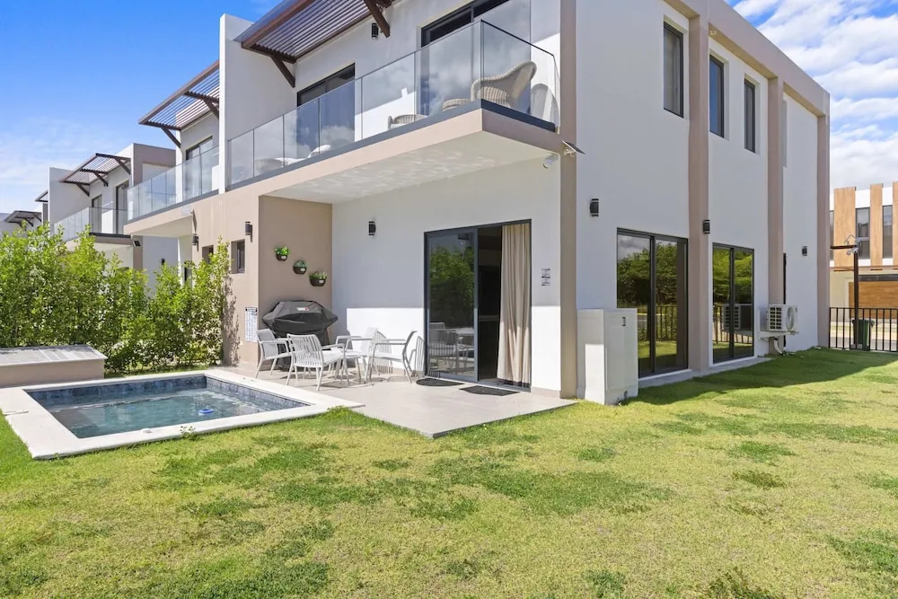 NOK Villa Senzoria Spacious 3BR Villa With Patio By Vistacana