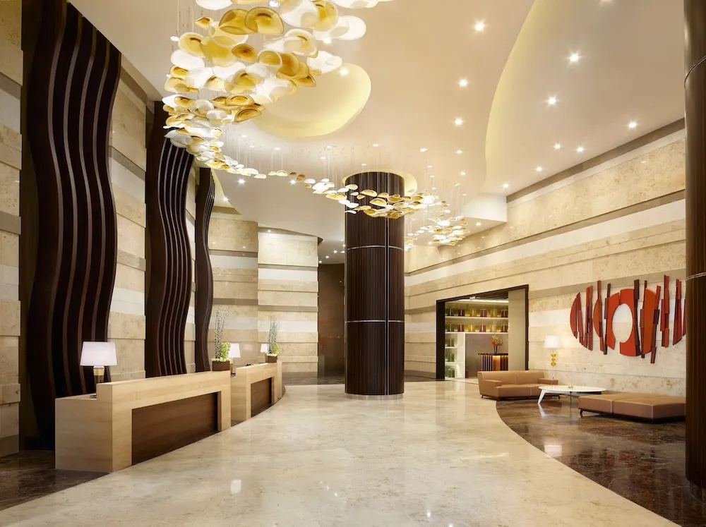 Lobby & Reception