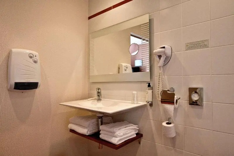 Best Western Le Duguesclin - Chambres