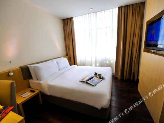 Rocana Hotel