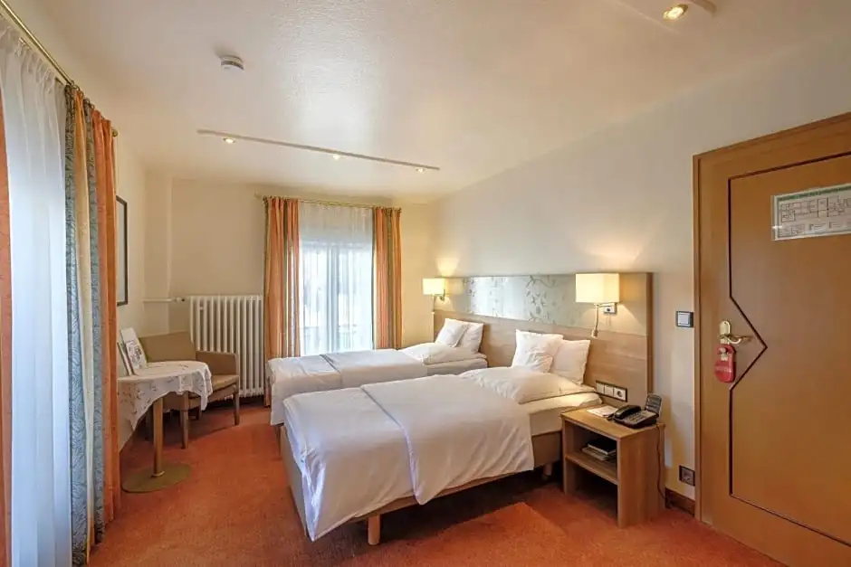 Hotel Hohenstaufen KG - Chambres