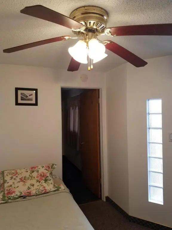 Deluxe Double Suite (full double bed)
