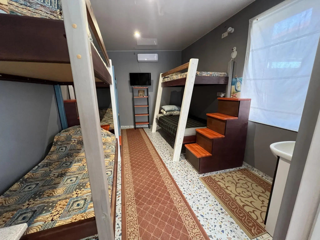 Economy room