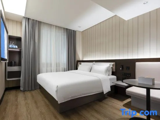 Superior Double room (full double bed)