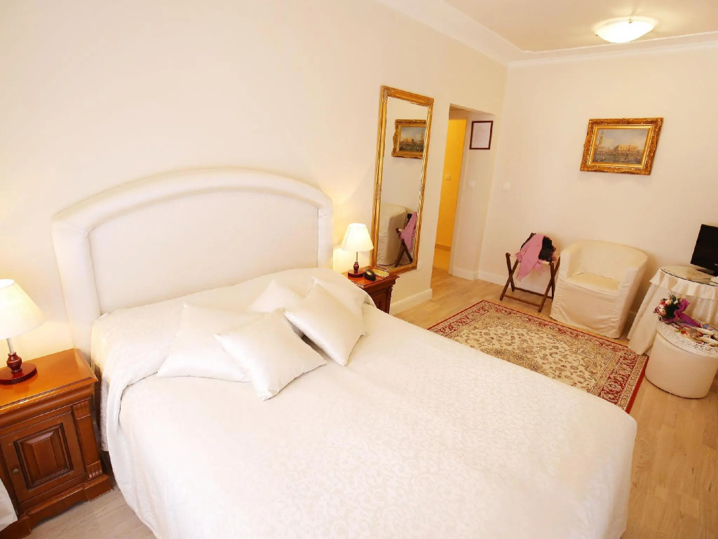 Classic room