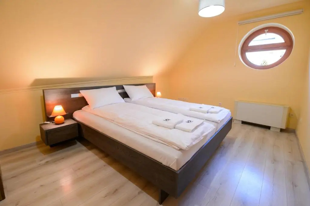 HR Apartmanhz