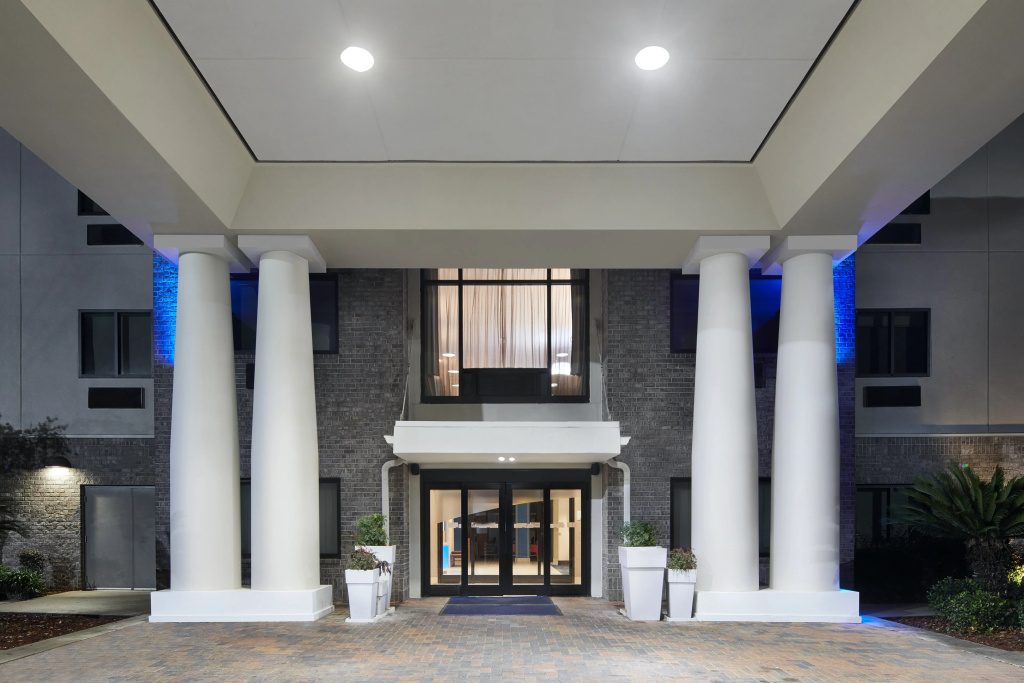 Holiday Inn Express Pensacola West - Navy Base by IHG