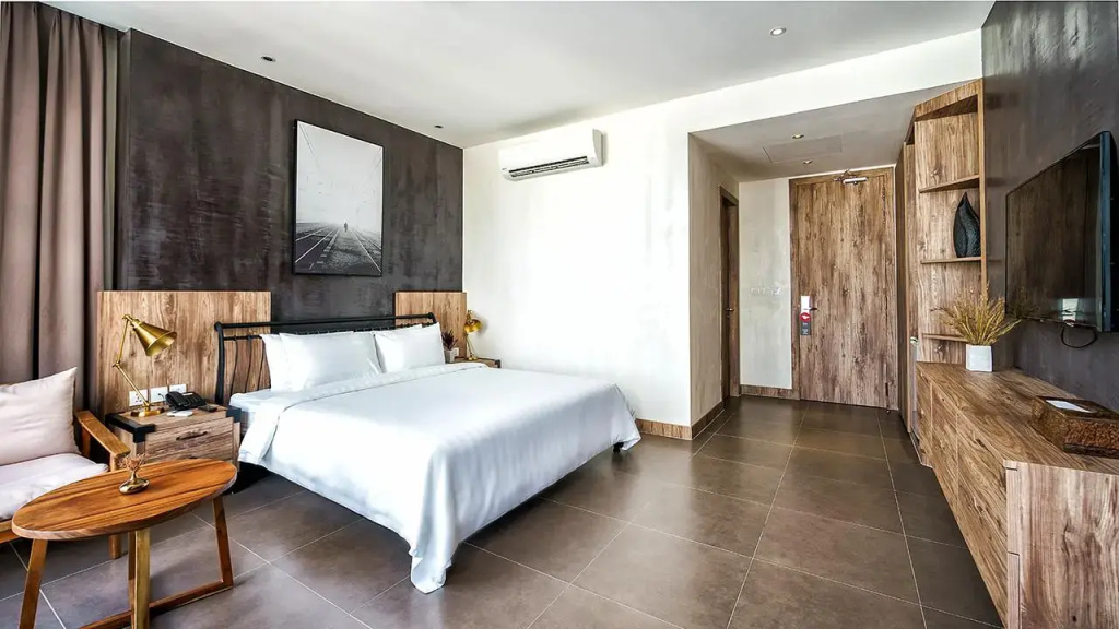 Deluxe Double room (full double bed)