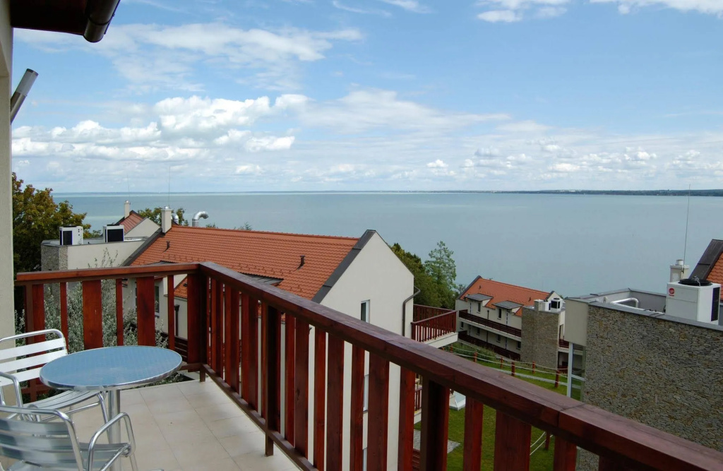Balcony & Terrace
