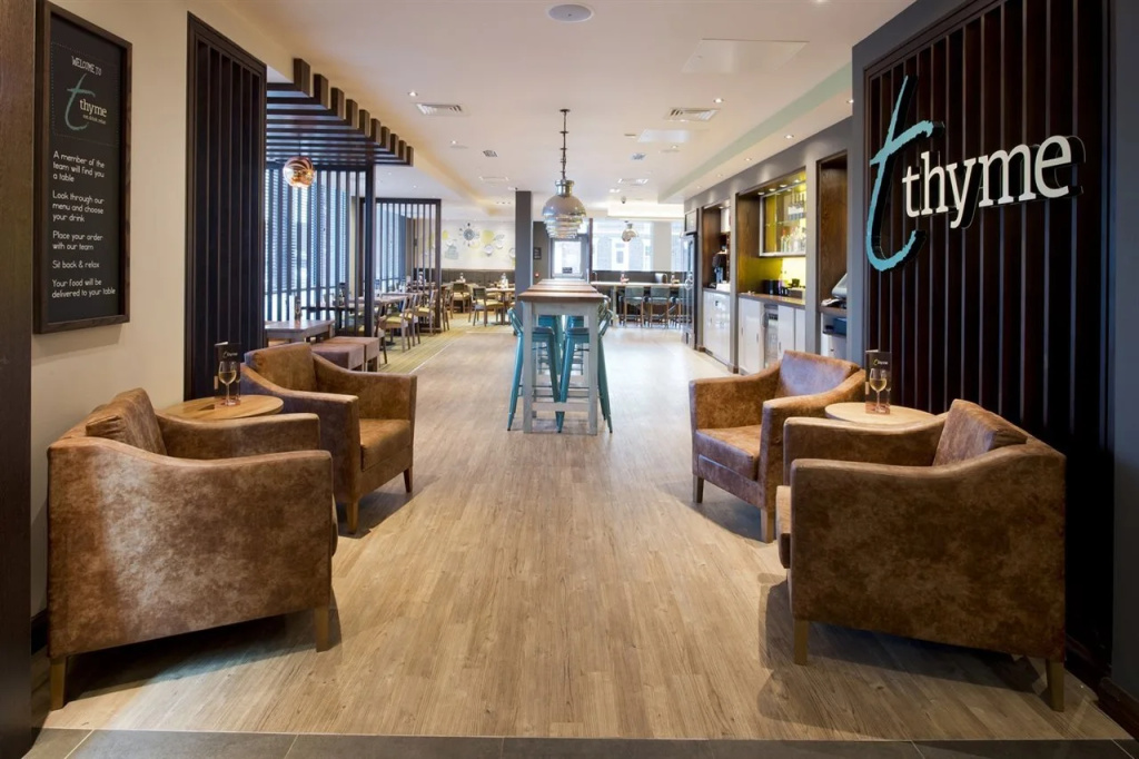 Lobby & Reception