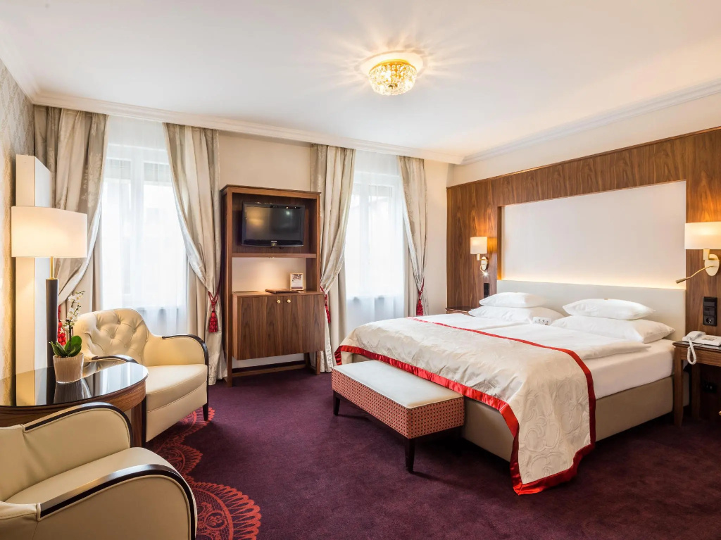 Superior Double room (full double bed)