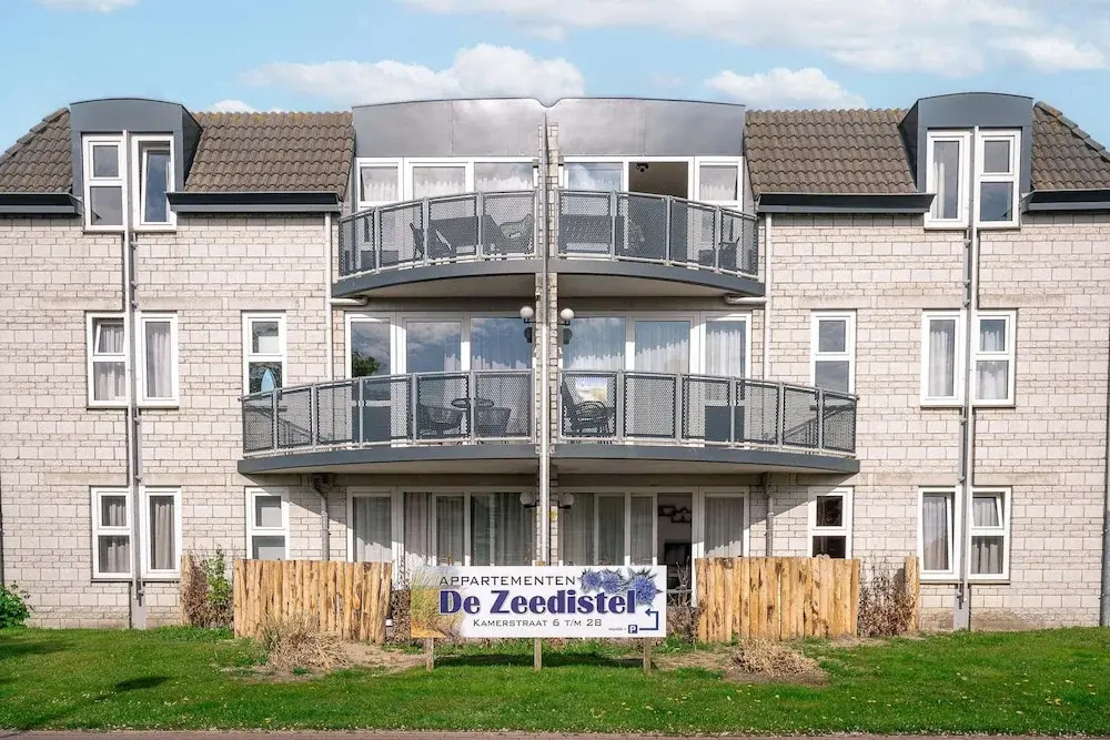 Tasteful 2-person Apartment Near the Center of De Koog