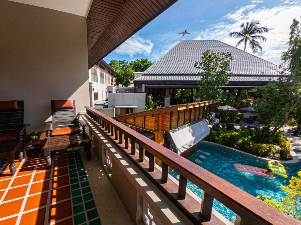 Chaweng Garden Beach Resort - Tap to explore photos