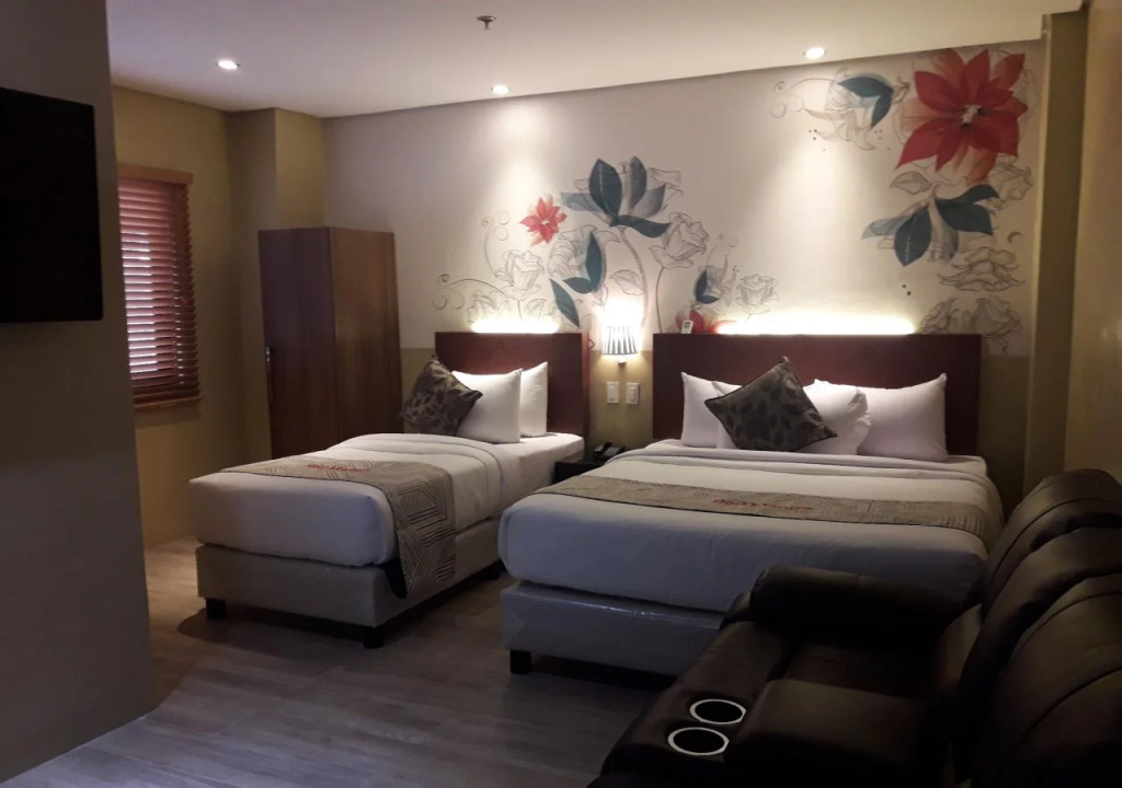 Red Mango Suites