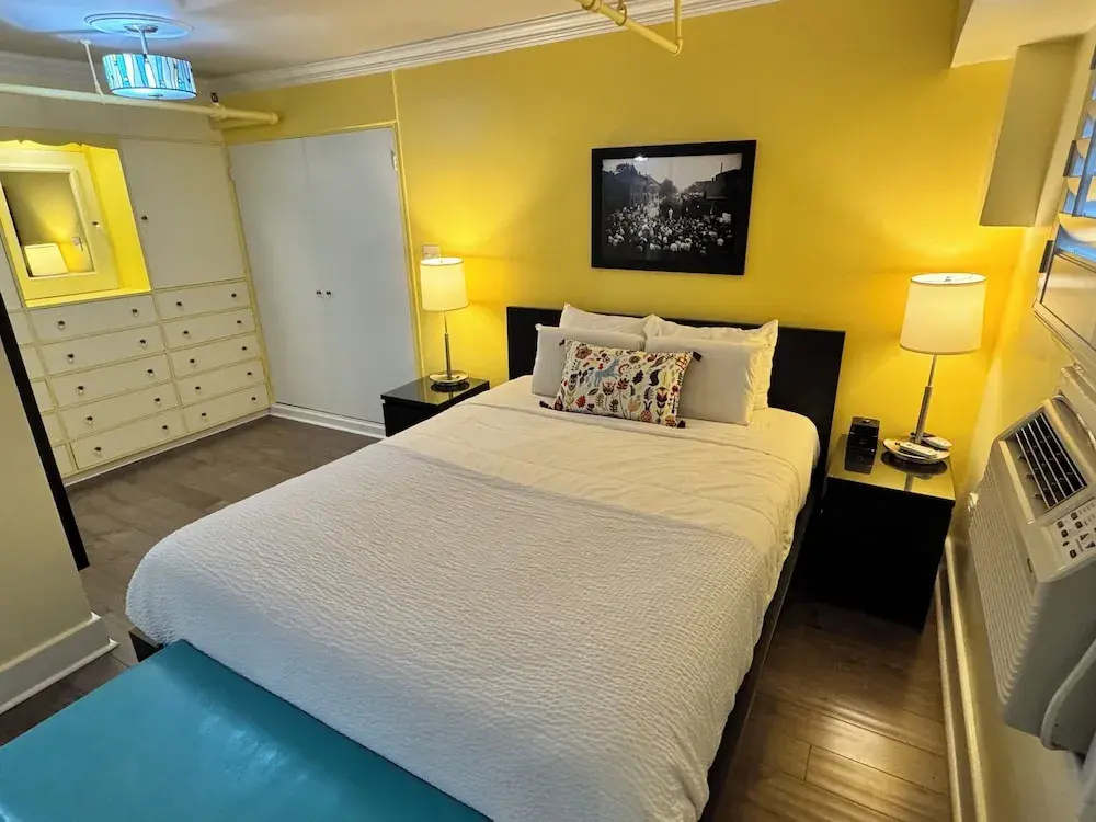 Deluxe Suite