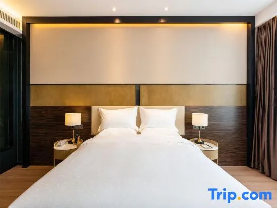 Deluxe Double room (full double bed)