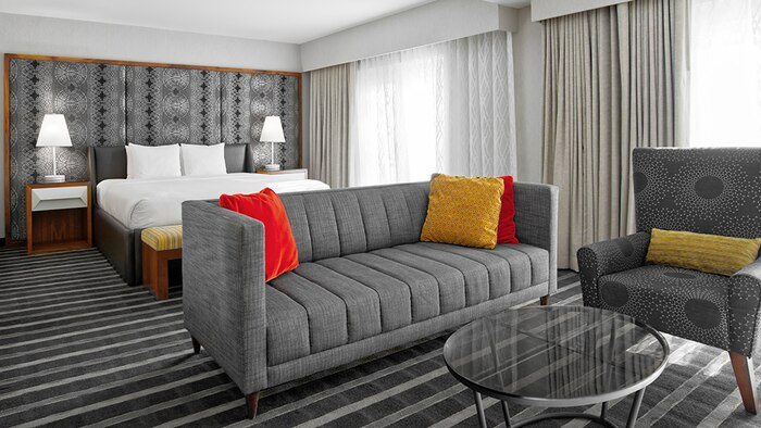 Suite with balcony and with pool view