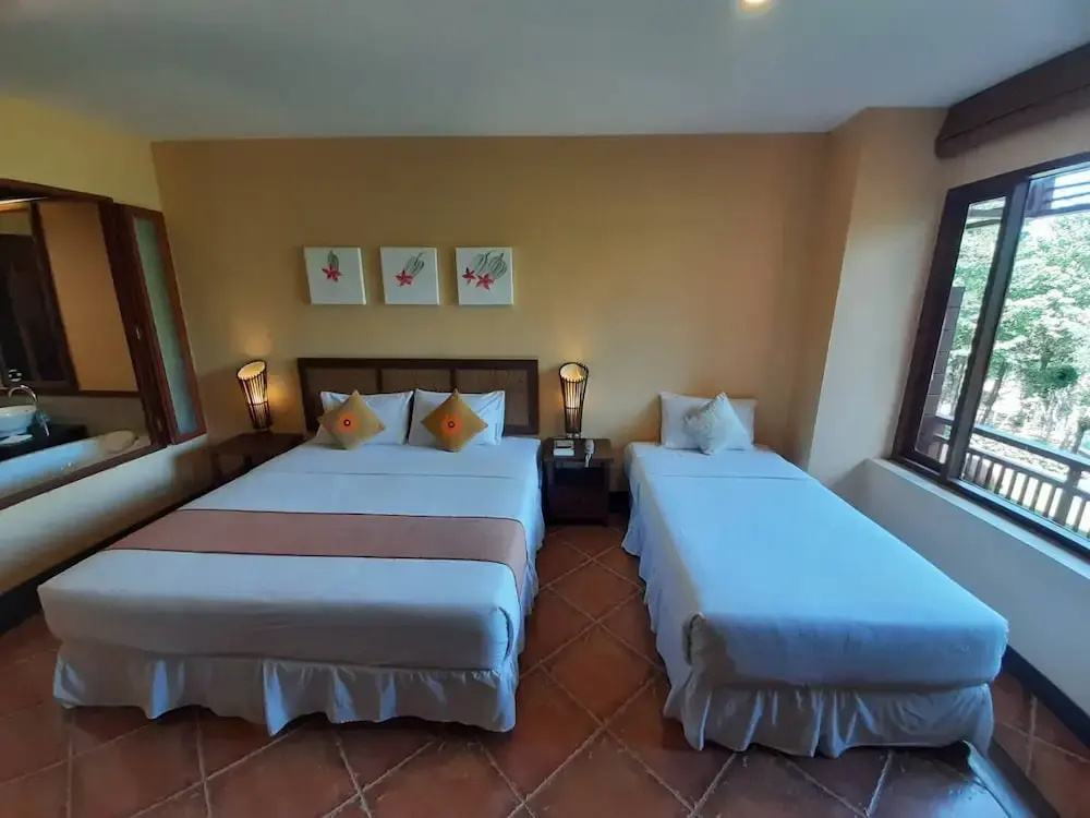 Superior Double room with balcony (full double bed)