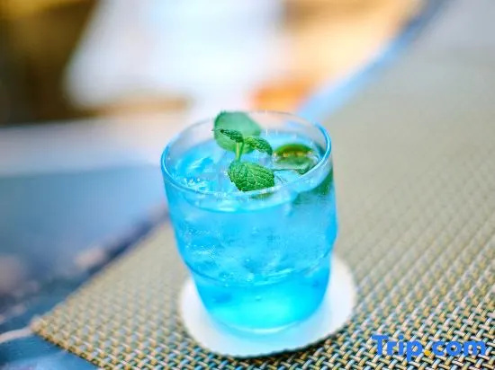 Food & Beverage