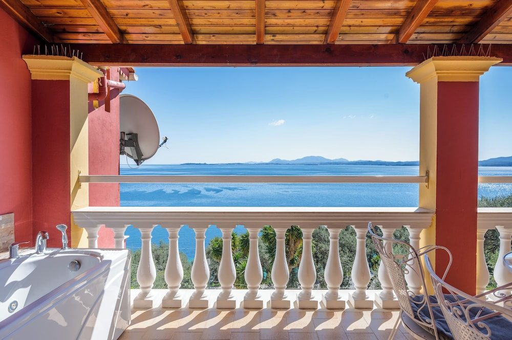 Baracunda Seaview Apartments with private Hot Tub by Konnect