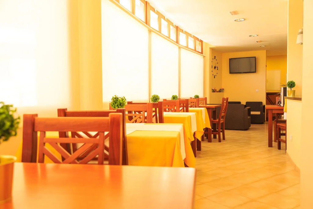 Food & Beverage