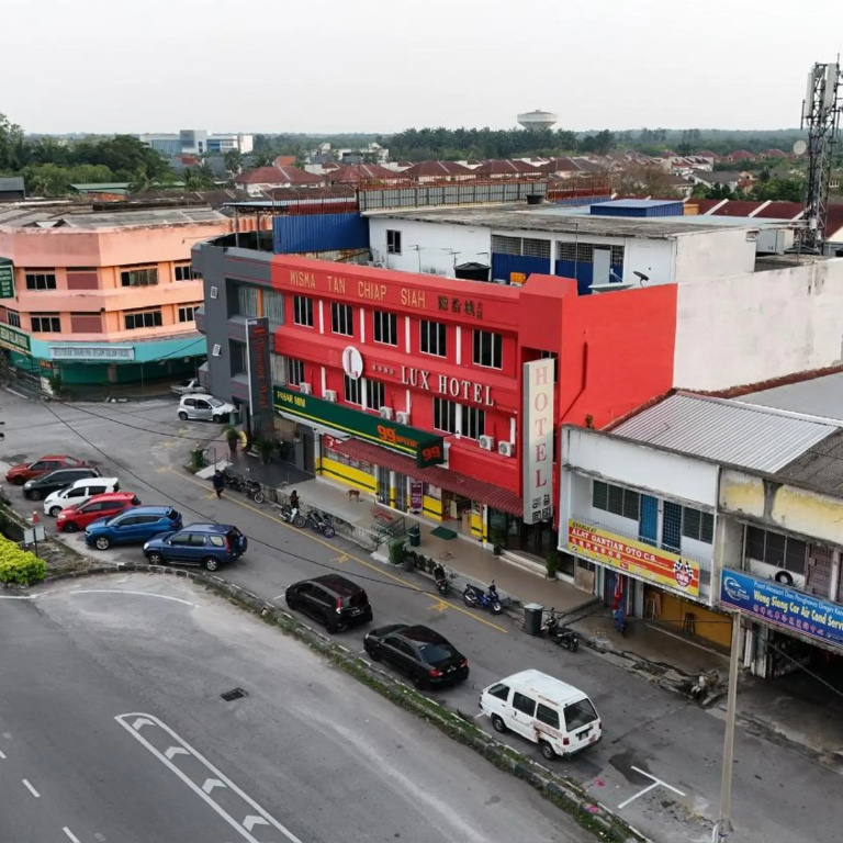 Lux Hotel in Teluk Intan