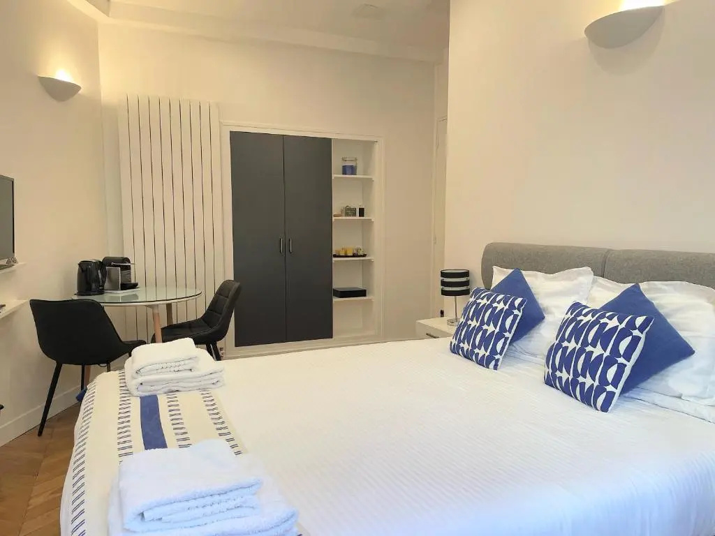 Superior Double room (full double bed)