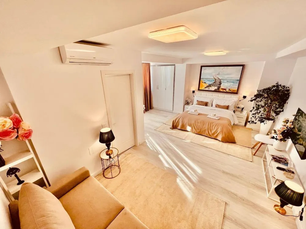 Leo s Garden View Apartment Cozy 1BR
