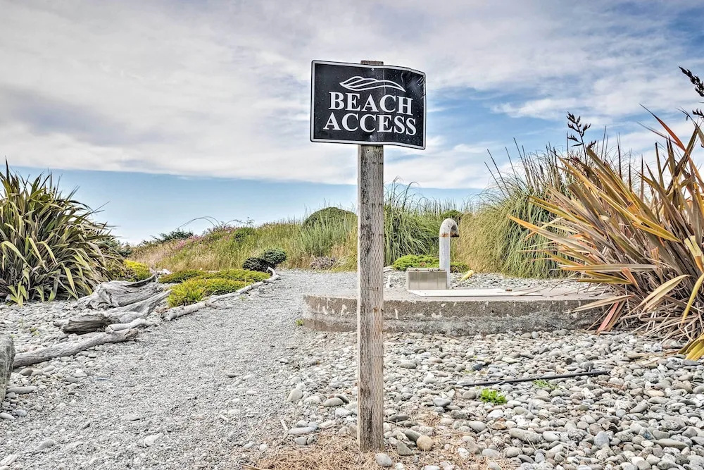 Quiet Waterfront Escape w/ Hot Tub & Beach Access!