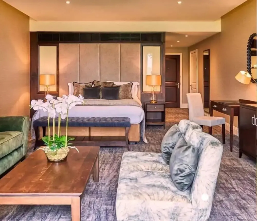 Superior Double room with balcony (full double bed)