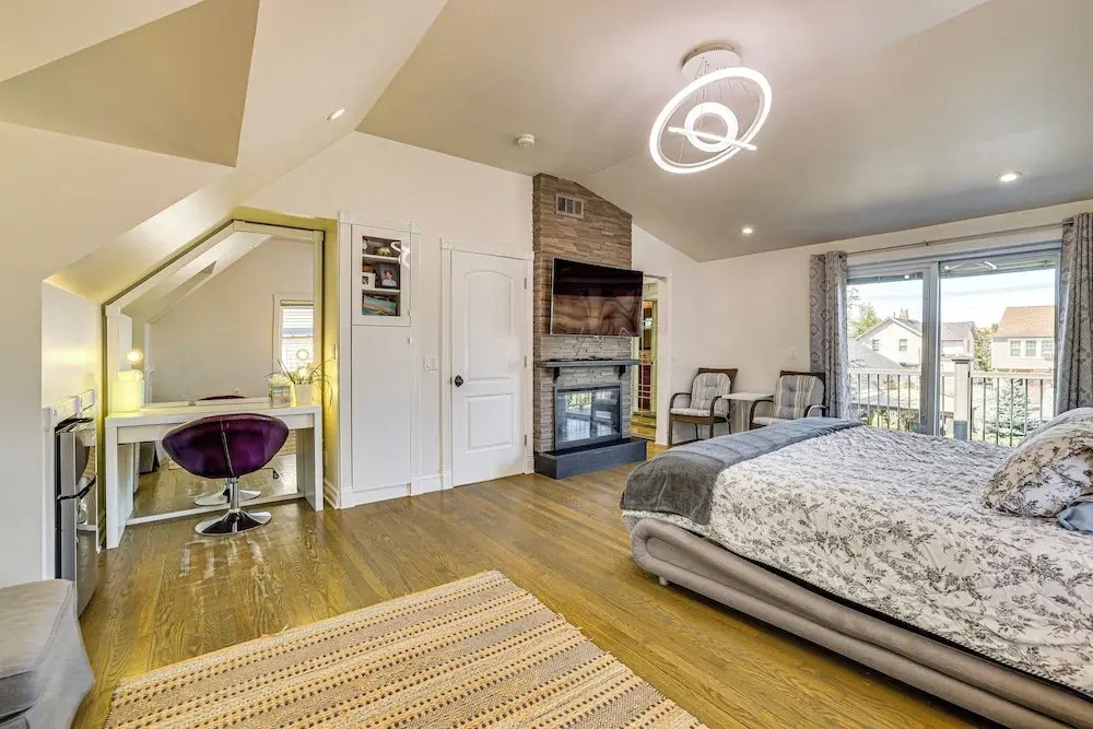 New Haven Gem w/ Private Pool, Walk to Beach! — фото 4