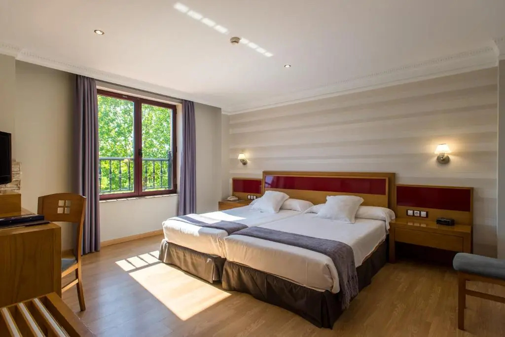 Standard Double room (full double bed)