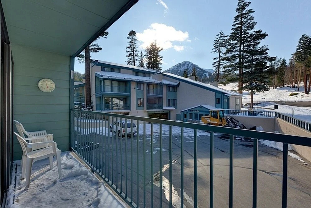 St. Anton Street View 2-bedroom Condo w/ Full Kitchen