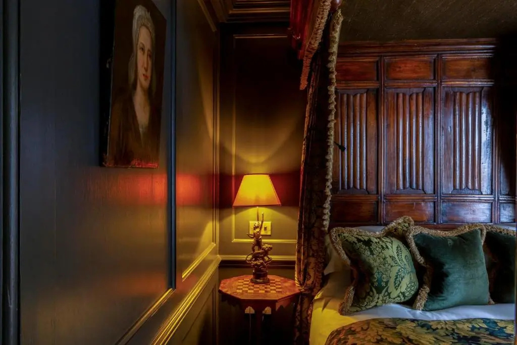Suite with balcony