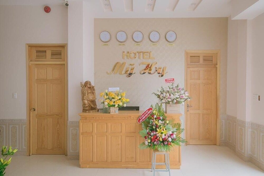 Lobby & Reception