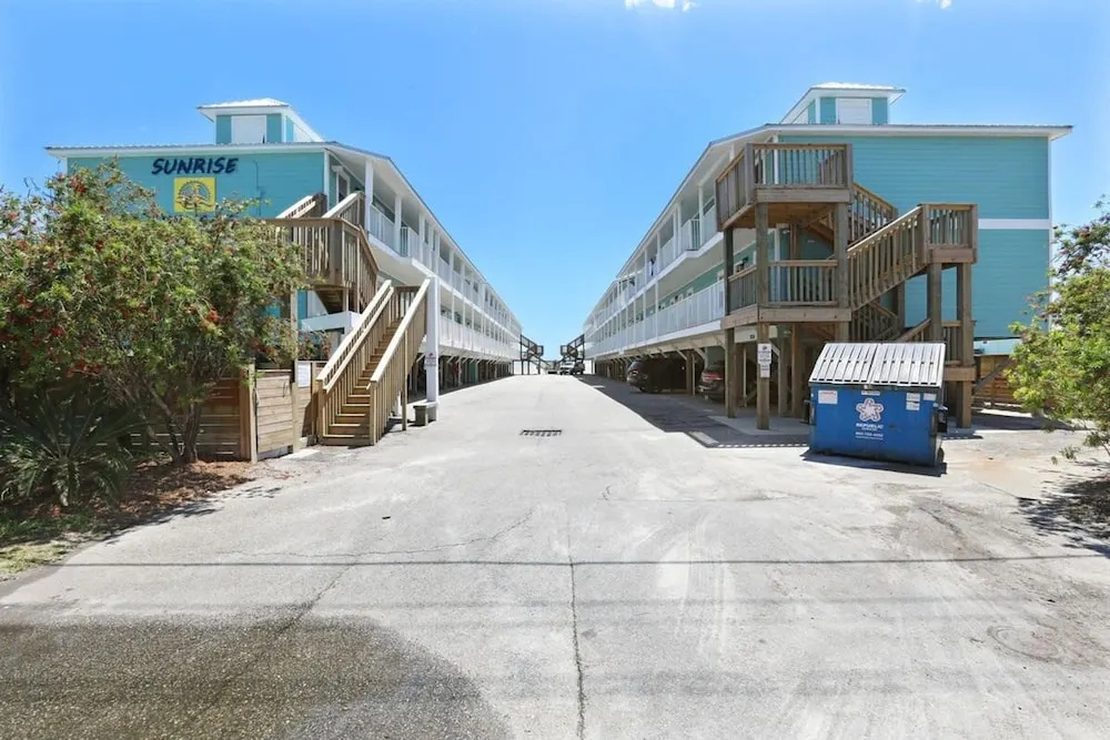 Sunrise Village 215- 2BR 1BA Gulf Front Sleep 6