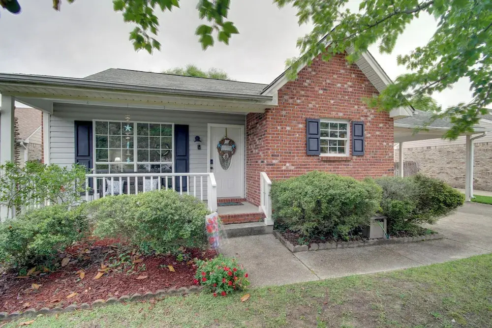 Charming Family Cottage Near Pass Christian Beach!