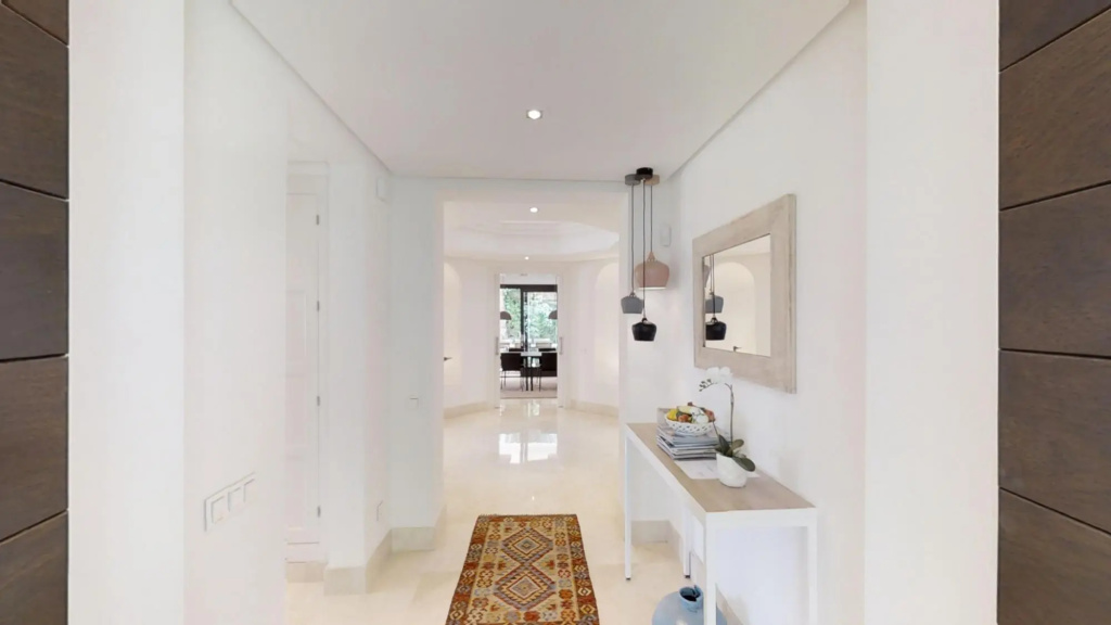 27175-Luxury Villa with heated pool