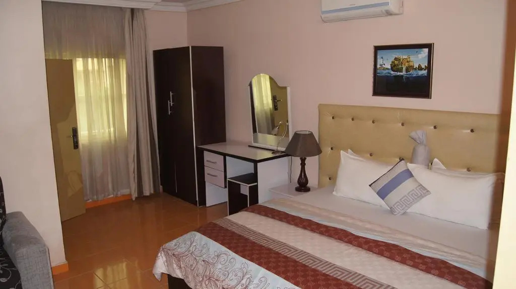 Royalview Hotel And Suites - Chambres